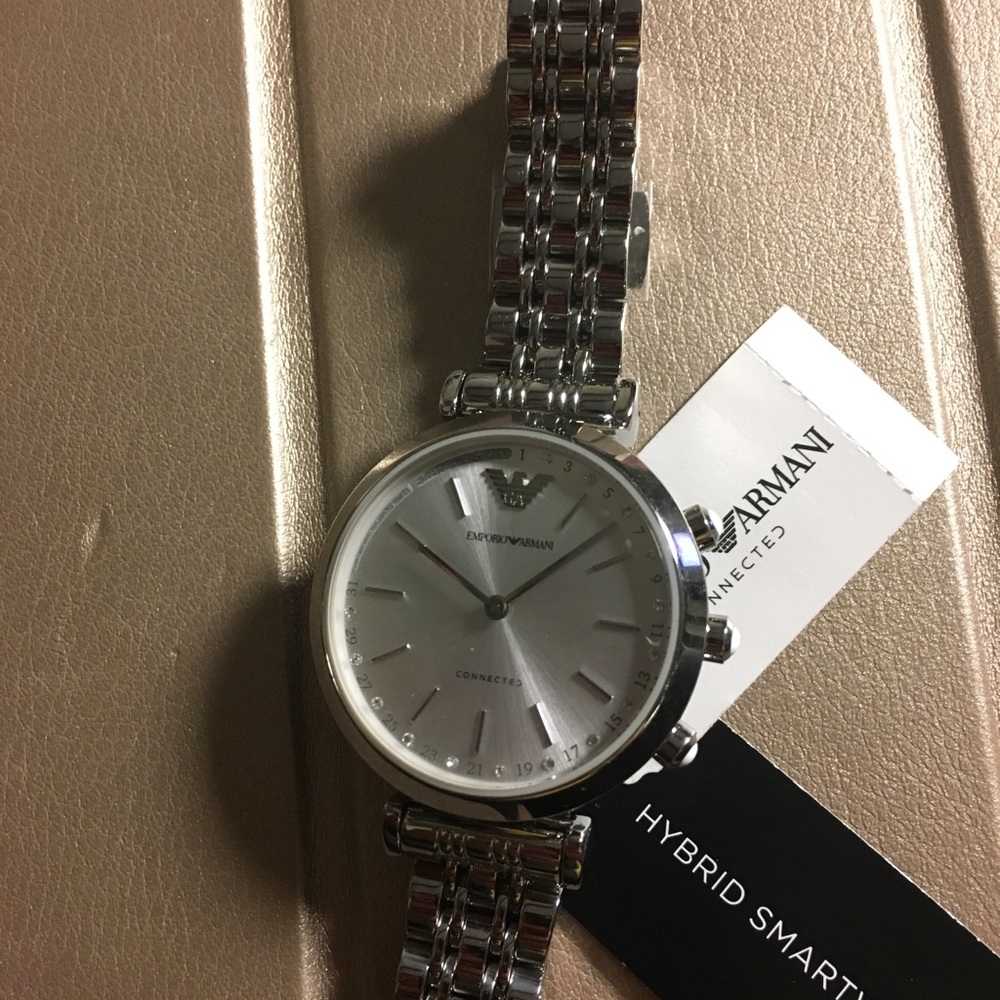 Women’s Armani watch model ART3018
